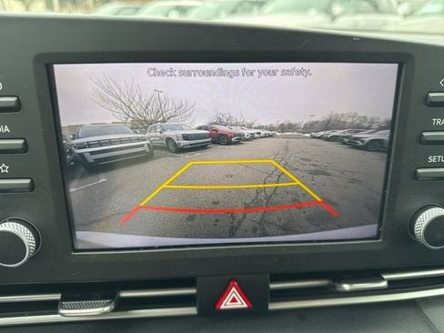 Used 2022 Hyundai Elantra SEL image 10