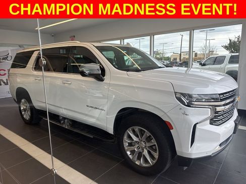 Used 2023 Chevrolet Suburban Premier image 2