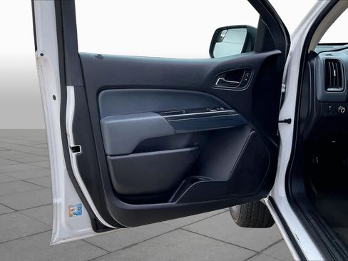 Used 2015 Chevrolet Colorado Z71 AWD/4WD image 19