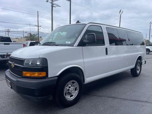 Used 2023 Chevrolet Express 3500 LS image 3