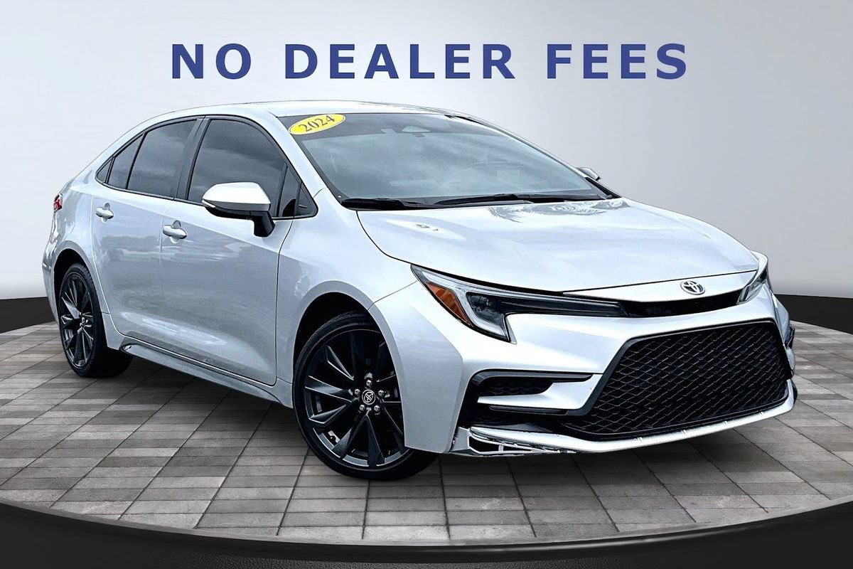 Used 2024 Toyota Corolla SE FWD image 3