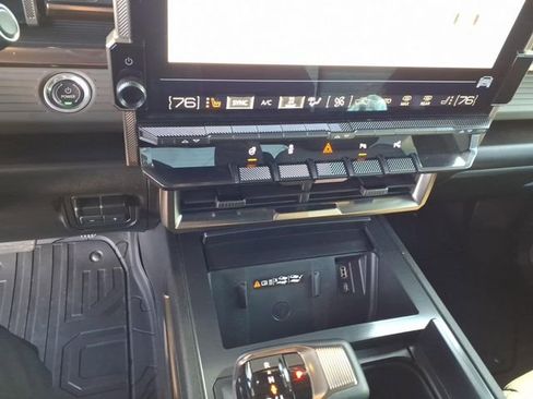 Used 2025 GMC Hummer EV 2X image 17