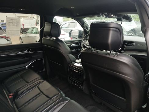 Used 2022 Jeep Wagoneer Series II AWD/4WD image 19