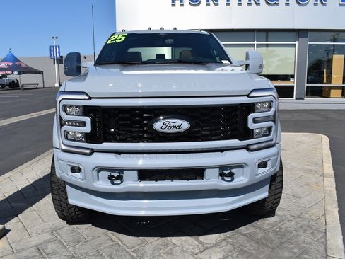 Used 2025 Ford F450 Lariat w/ FX4 Off-Road Package image 38