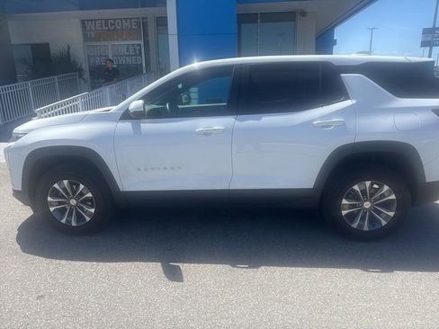 Used 2026 Chevrolet Equinox LT image 8