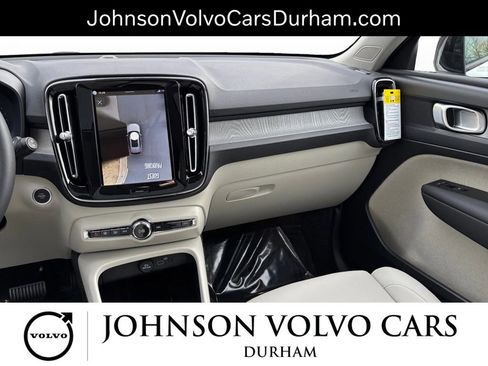 New 2026 Volvo XC40 B4 Plus w/ Climate Package image 9