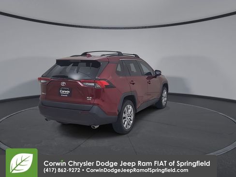 Used 2021 Toyota RAV4 XLE Premium AWD/4WD image 14