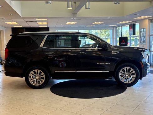 Used 2025 GMC Yukon Denali AWD/4WD image 4