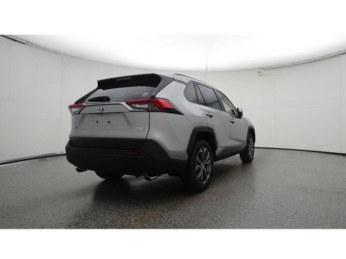Used 2023 Toyota RAV4 XLE Premium AWD/4WD image 29
