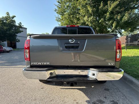Used 2019 Nissan Frontier SV RWD image 6