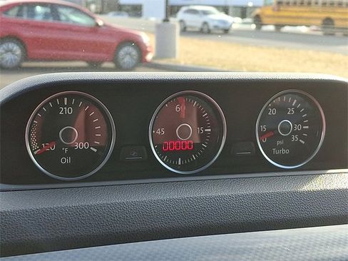 Used 2013 Volkswagen Beetle 2.0T image 25