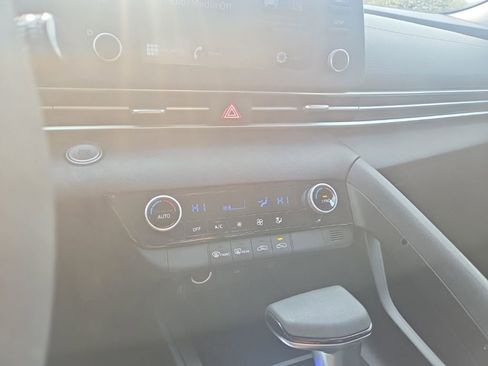 Used 2023 Hyundai Elantra SEL image 20