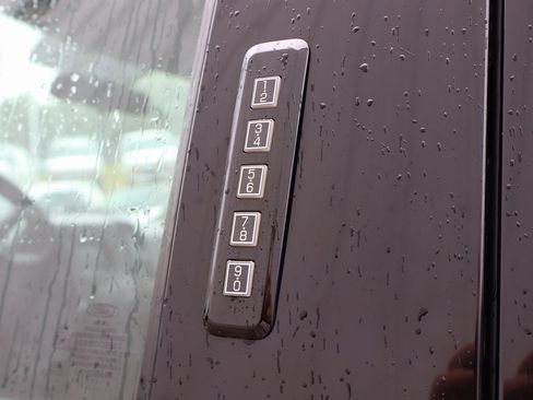 Used 2018 Ford F150 XLT w/ Trailer Tow Package image 35