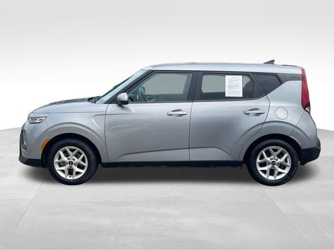 Used 2022 Kia Soul LX w/ Technology Package FWD image 5