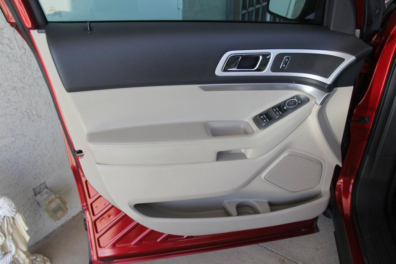 Used 2015 Ford Explorer XLT FWD image 19