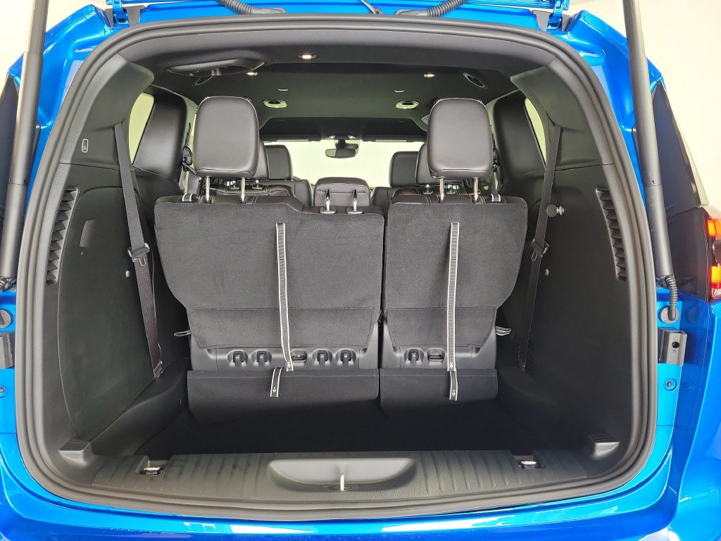 New 2027 Chrysler Pacifica Select FWD image 24