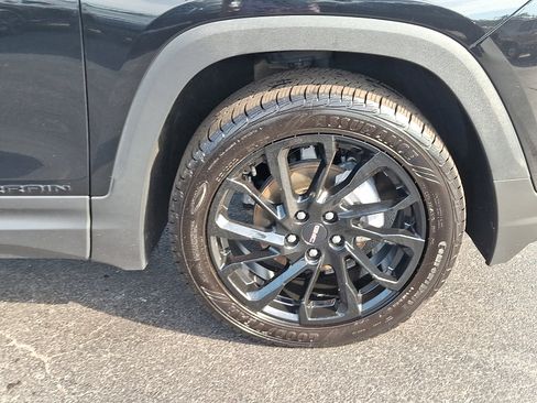Used 2024 GMC Terrain SLT w/ Elevation Edition AWD/4WD image 8