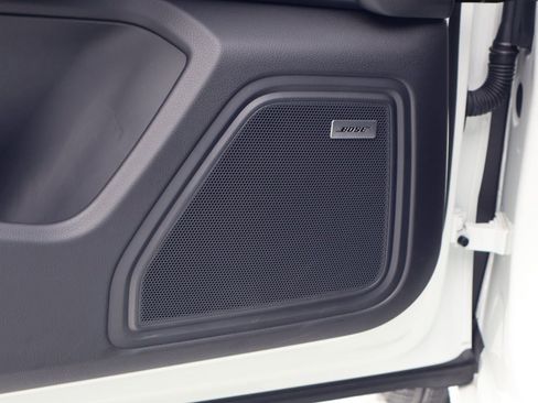 Certified 2025 Porsche Macan image 14