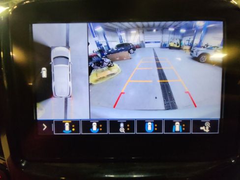 Certified 2020 Chevrolet Traverse RS w/ LPO, Floor Liner Package AWD/4WD image 18
