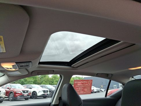 Certified 2024 Nissan Altima 2.5 SR w/ SR Premium Package image 17