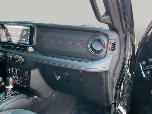 Used 2025 Jeep Wrangler Unlimited Rubicon AWD/4WD image 17