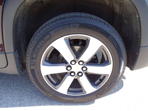 Used 2018 Chevrolet Traverse AWD LT w/ 2LT image 56