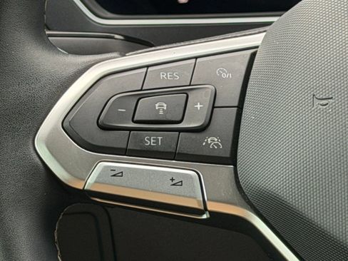 Certified 2022 Volkswagen Tiguan SE w/ Panoramic Sunroof Package FWD image 16