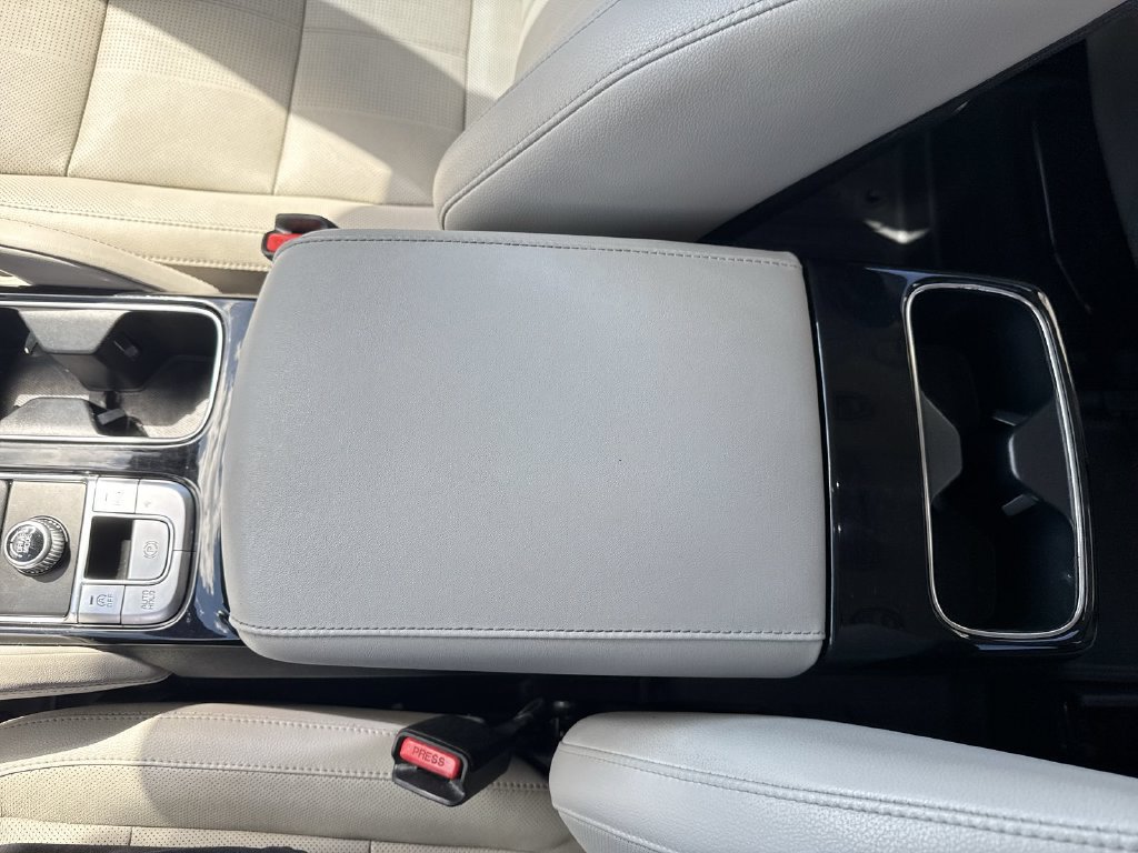 Used 2023 Kia Telluride EX w/ EX Captain's Chair Package FWD image 24