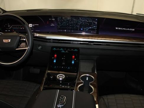 Used 2026 Cadillac Escalade Platinum Sport w/ LPO, ONYX Package AWD/4WD image 16