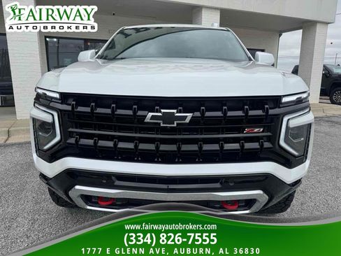 Used 2025 Chevrolet Tahoe Z71 image 3