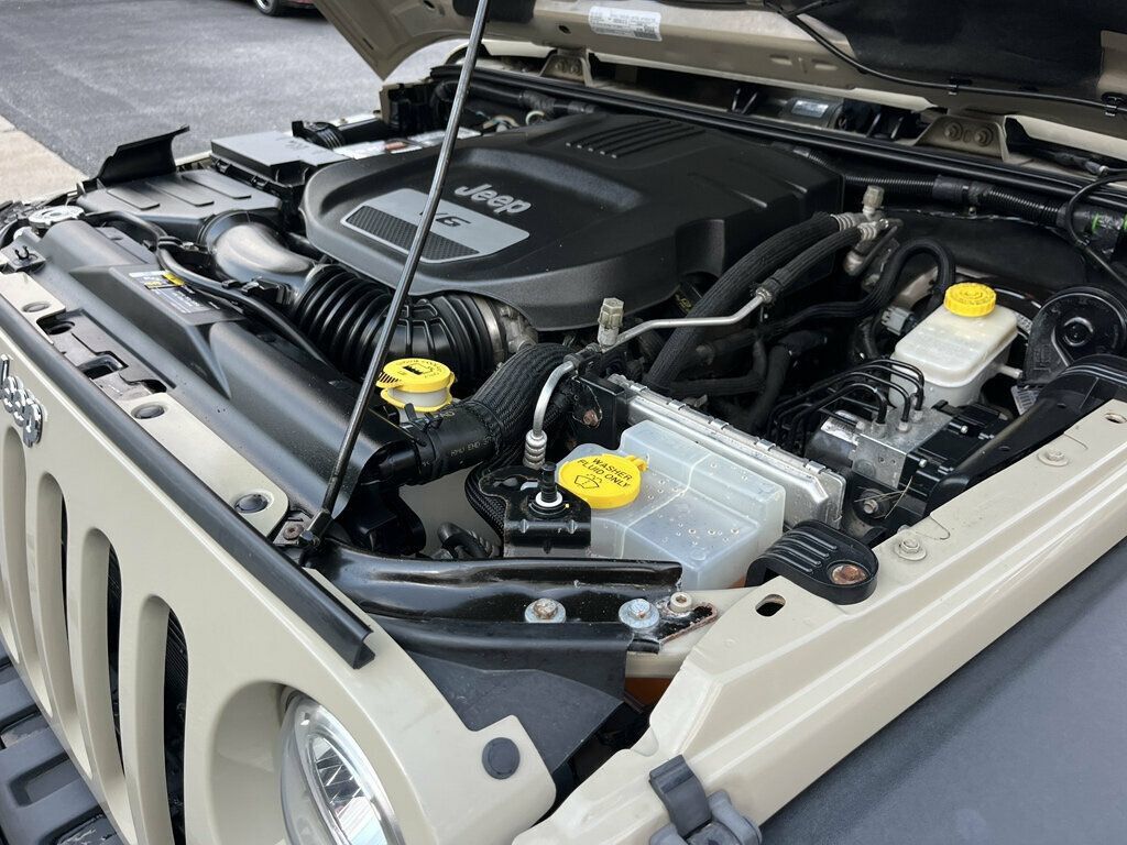 Used 2017 Jeep Wrangler Unlimited Rubicon AWD/4WD image 42