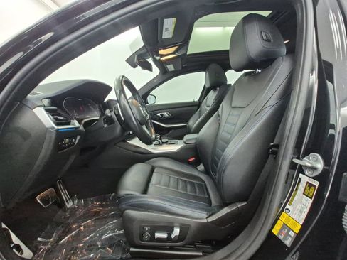Used 2022 BMW 330e xDrive w/ M Sport Package AWD/4WD image 5