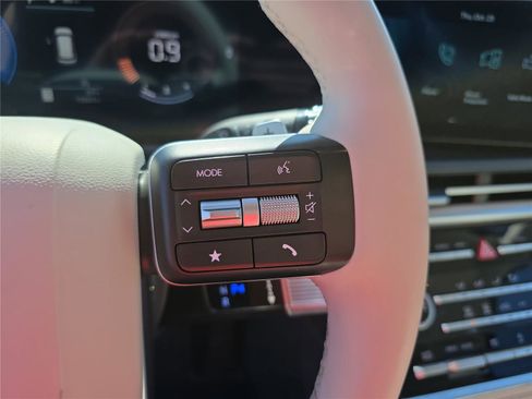 Used 2025 Hyundai Santa Fe SE image 23