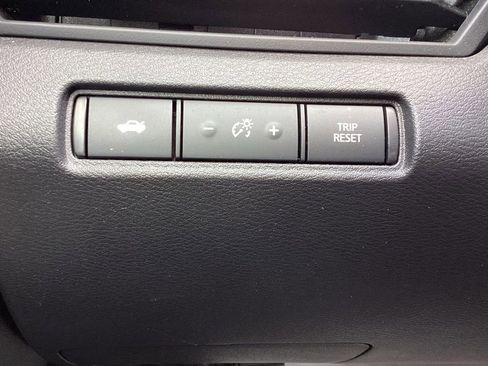 Used 2025 Nissan Altima 2.5 SV FWD image 22