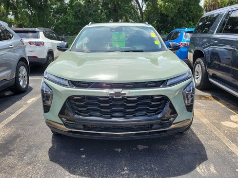 Used 2024 Chevrolet Trax ACTIV w/ Sunroof Package FWD image 2