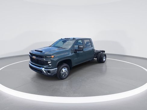 New 2026 Chevrolet Silverado 3500 LT w/ Convenience Package AWD/4WD image 4