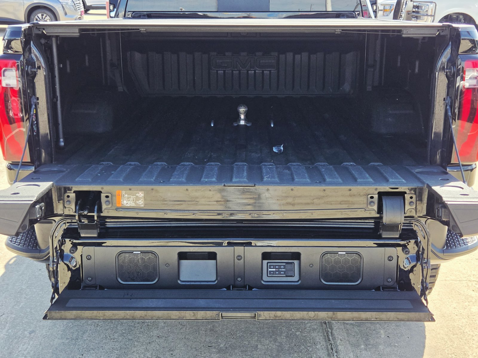 Used 2025 GMC Sierra 2500 Denali Ultimate AWD/4WD image 19
