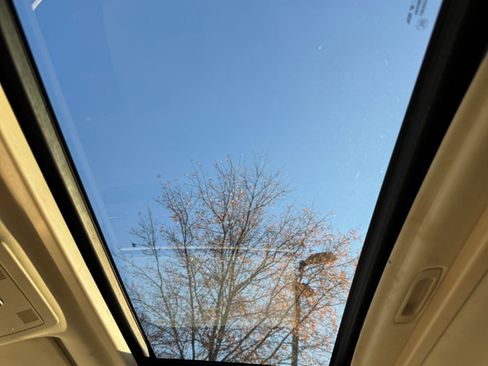 Used 2007 Cadillac Escalade AWD w/ Information Package image 13