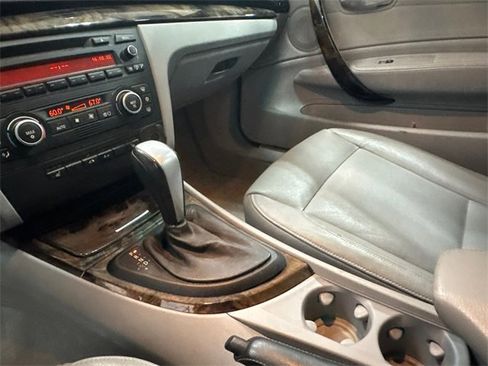 Used 2009 BMW 128i Convertible image 15