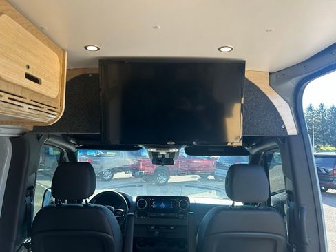 Used 2024 Mercedes-Benz Sprinter 144 Cargo image 17