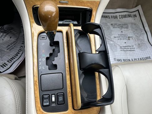 Used 2005 Lexus SC 430 Convertible image 16