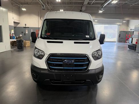 Used 2022 Ford E-Transit Medium Roof RWD image 5