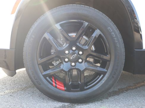 Used 2024 Chevrolet Traverse Premier w/ Redline Edition image 11