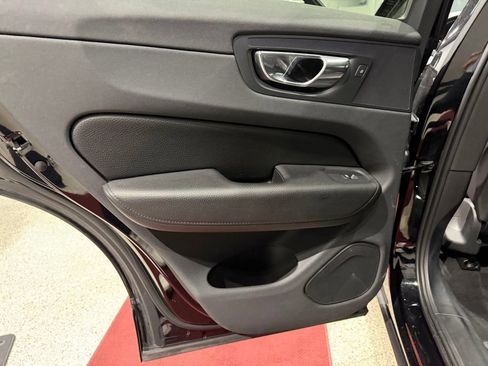Used 2019 Volvo XC60 T5 Momentum w/ Multimedia Package AWD/4WD image 24