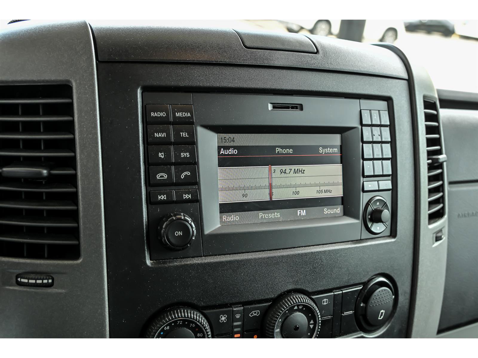 Used 2017 Mercedes-Benz Sprinter 2500 image 17