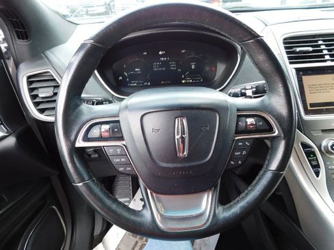 Used 2019 Lincoln Nautilus FWD image 29