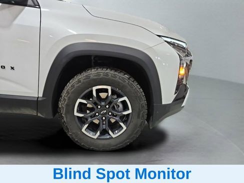 Used 2025 Chevrolet Equinox ACTIV w/ Safety and Technology Package image 14