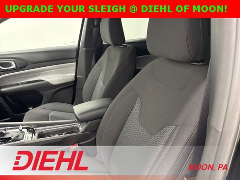 New 2025 Jeep Compass Sport image 18