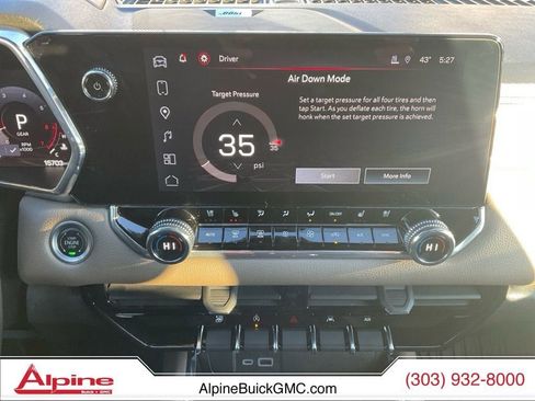 Used 2024 GMC Canyon Denali image 11