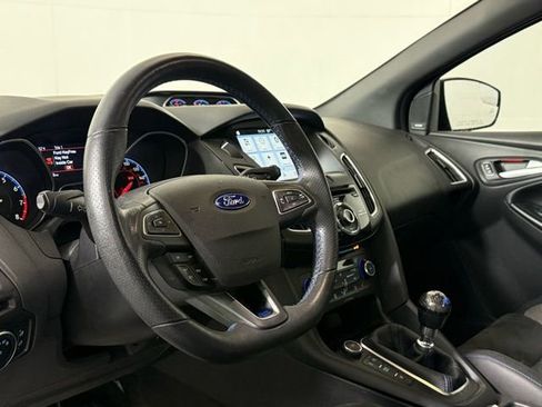 Used 2017 Ford Focus RS image 39